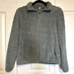 Uniqlo Women’s Fluffy Yarn Fleece Full-Zip Jacket Color- Dusty Blue Size Small